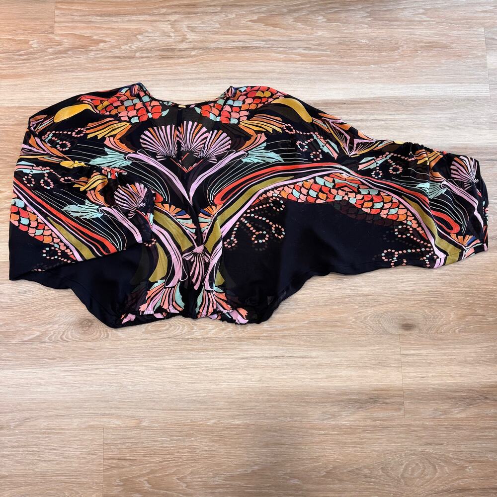 Free People - Size M Black Multi Art Deco Print Top Batwing Sleeve Elastic Hem - Picture 7 of 10